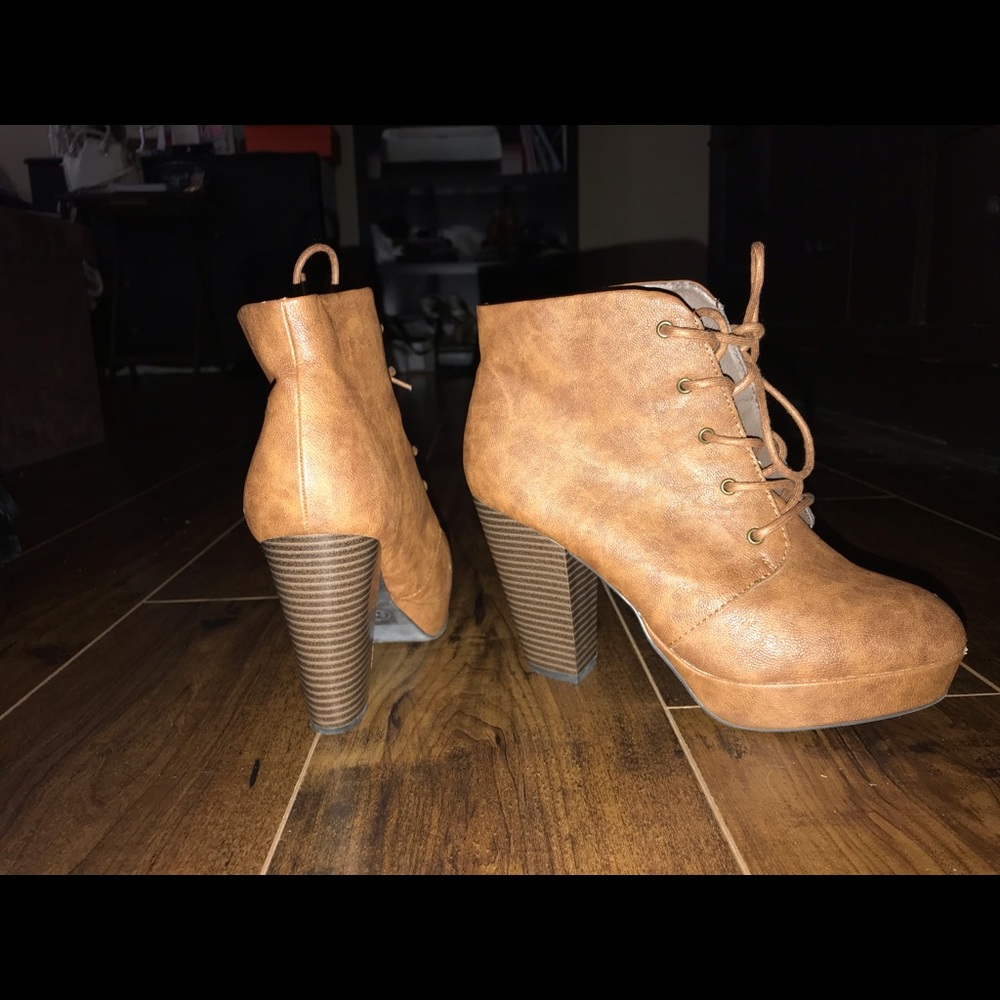 Heeled booties